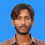 बागपत के सिरसली गांव में युवक का शव मिलने के बाद जांच करती पुलिस