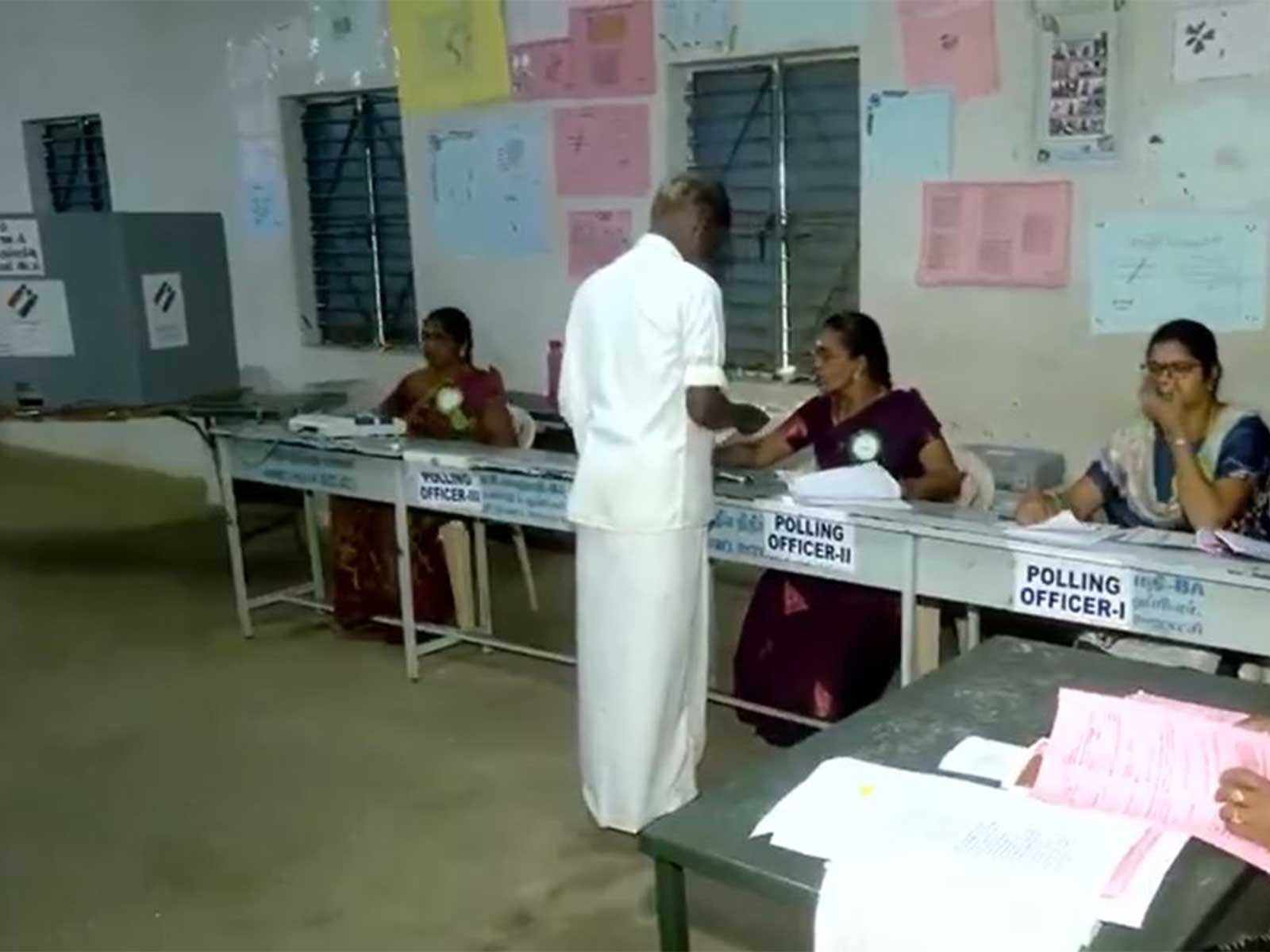 तमिलनाडु उपचुनाव: मदुरंतकम में कड़ी सुरक्षा के बीच मतदान जारी, 9 बजे तक 15.99% मतदान